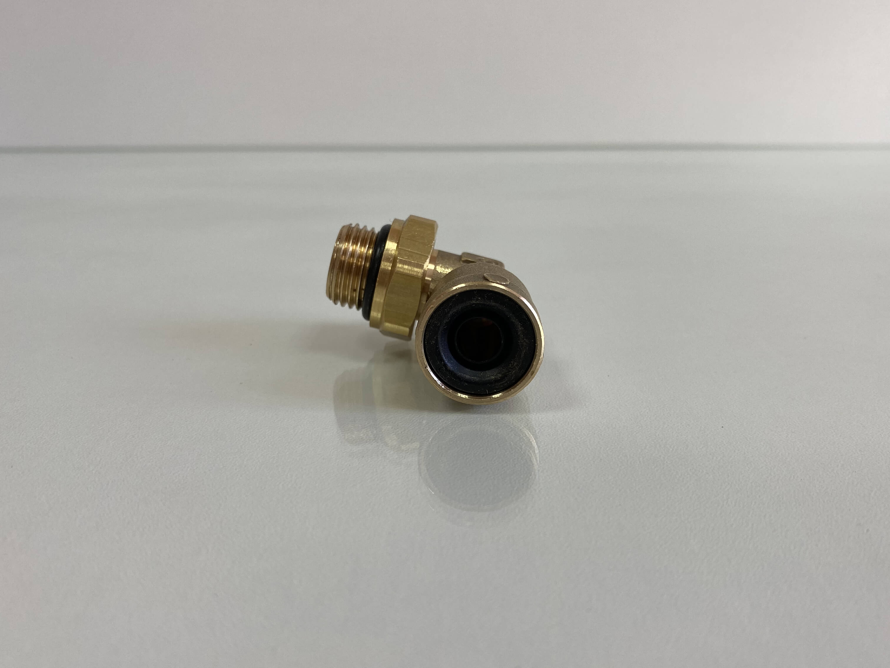 Фитинг угловой D6502 12-М16х1,5-S 45104-3506050-9085