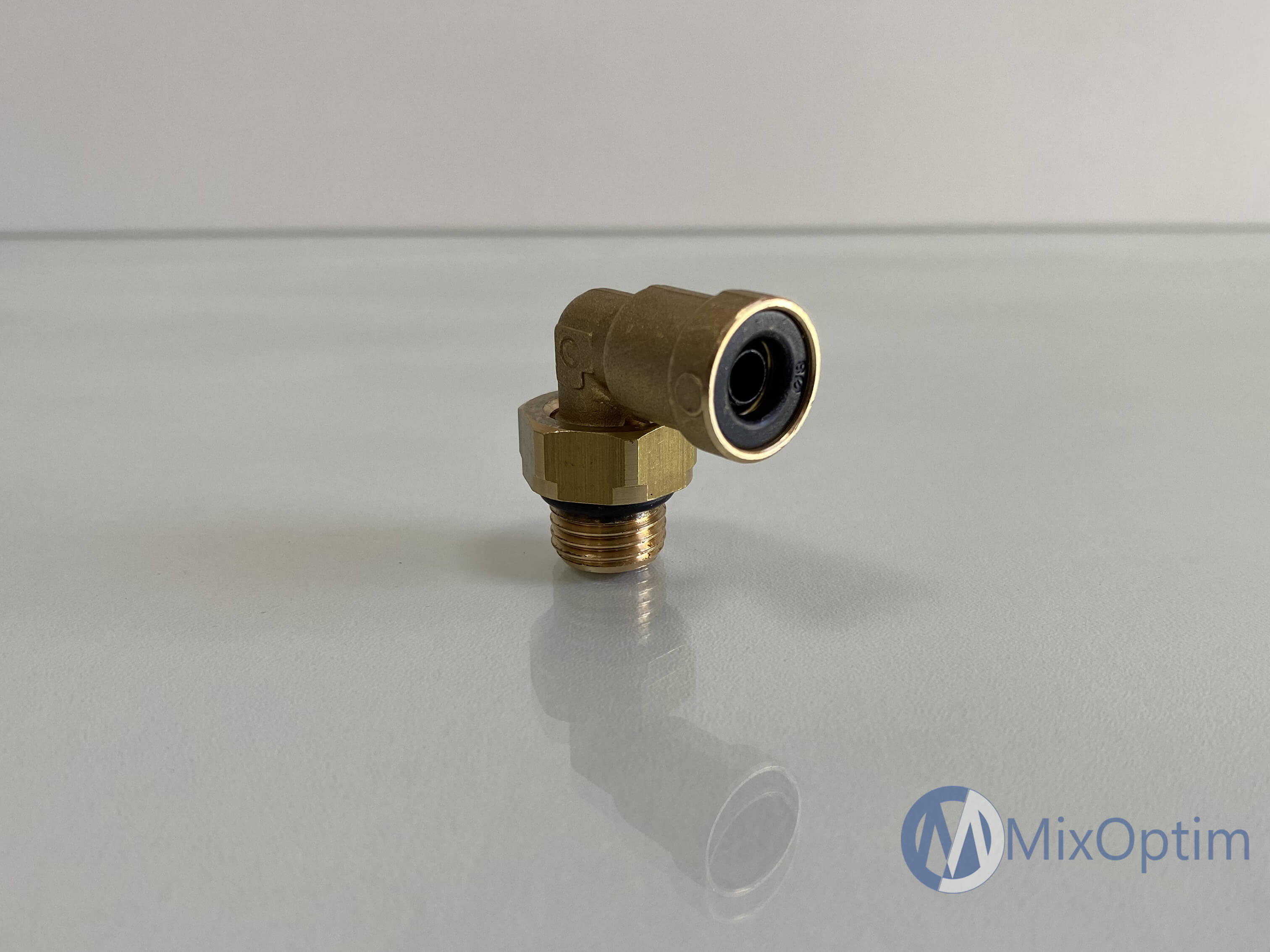Фитинг угловой D6502 8-М14х1,5-S