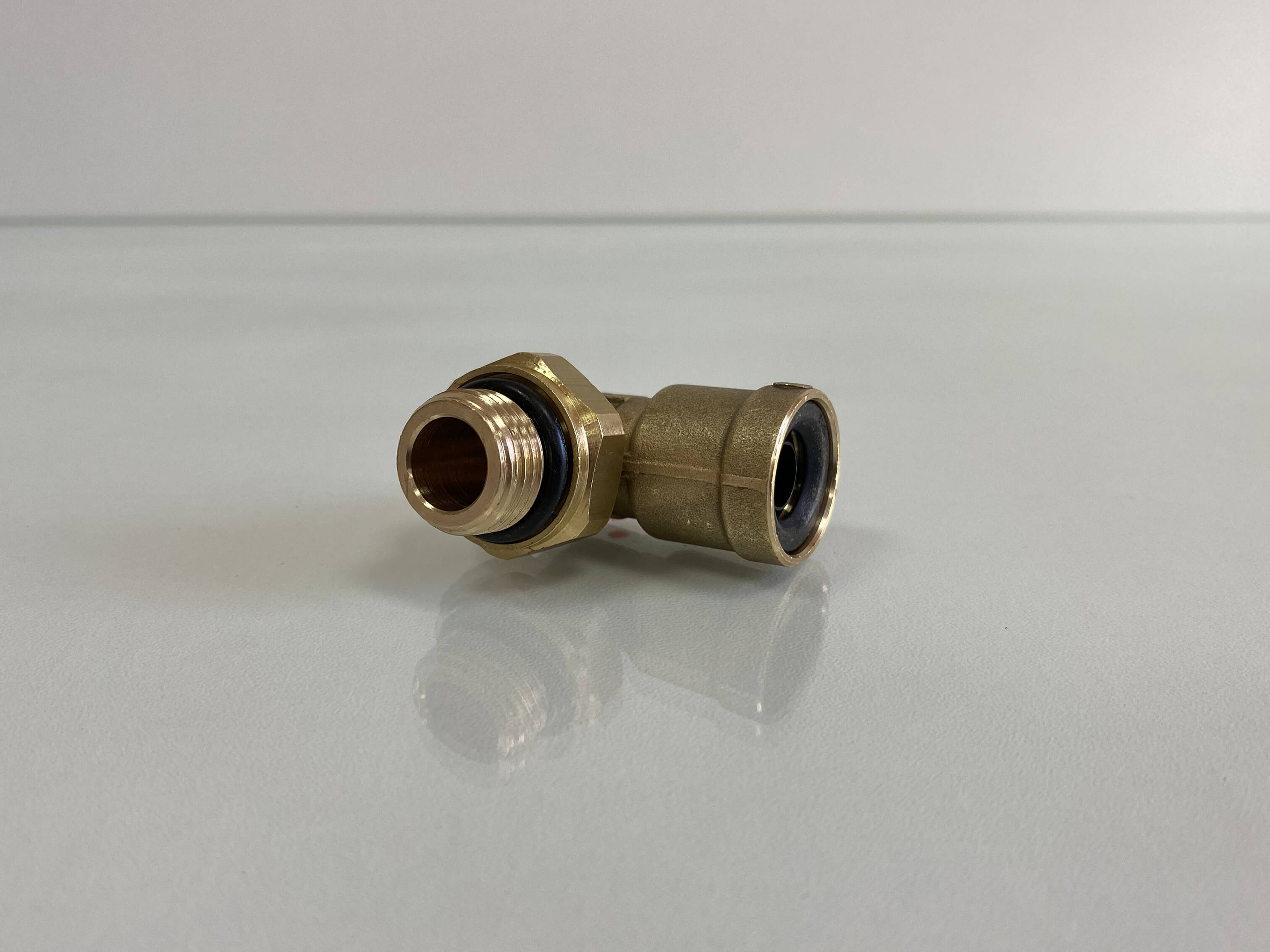 Фитинг угловой D6502 12-М16х1,5-S 45104-3506050-9085